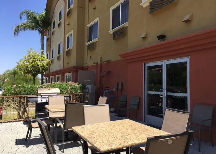 Comfort Suites Near Six Flags Magic Mountain